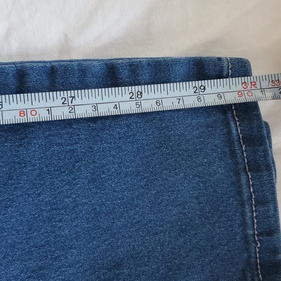 Refuge Women's Jeans - Picture 9 of 9